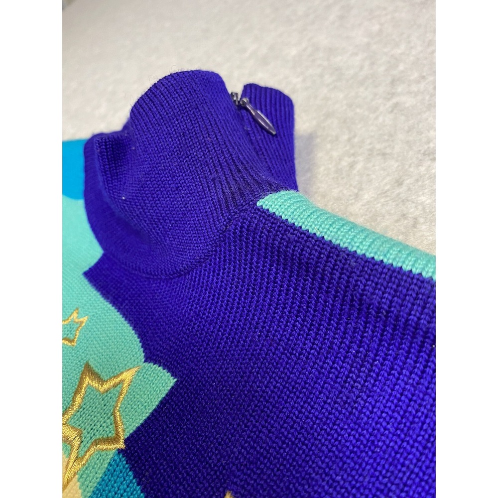 St‎ John Sweater Womens Small Blue Geometric Pullover Abstract Star Hearts Knit - Picture 10 of 12